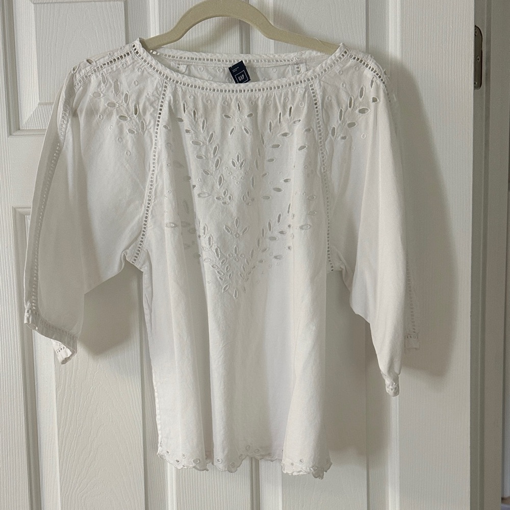 GAP White Eyelet Peasant Blouse